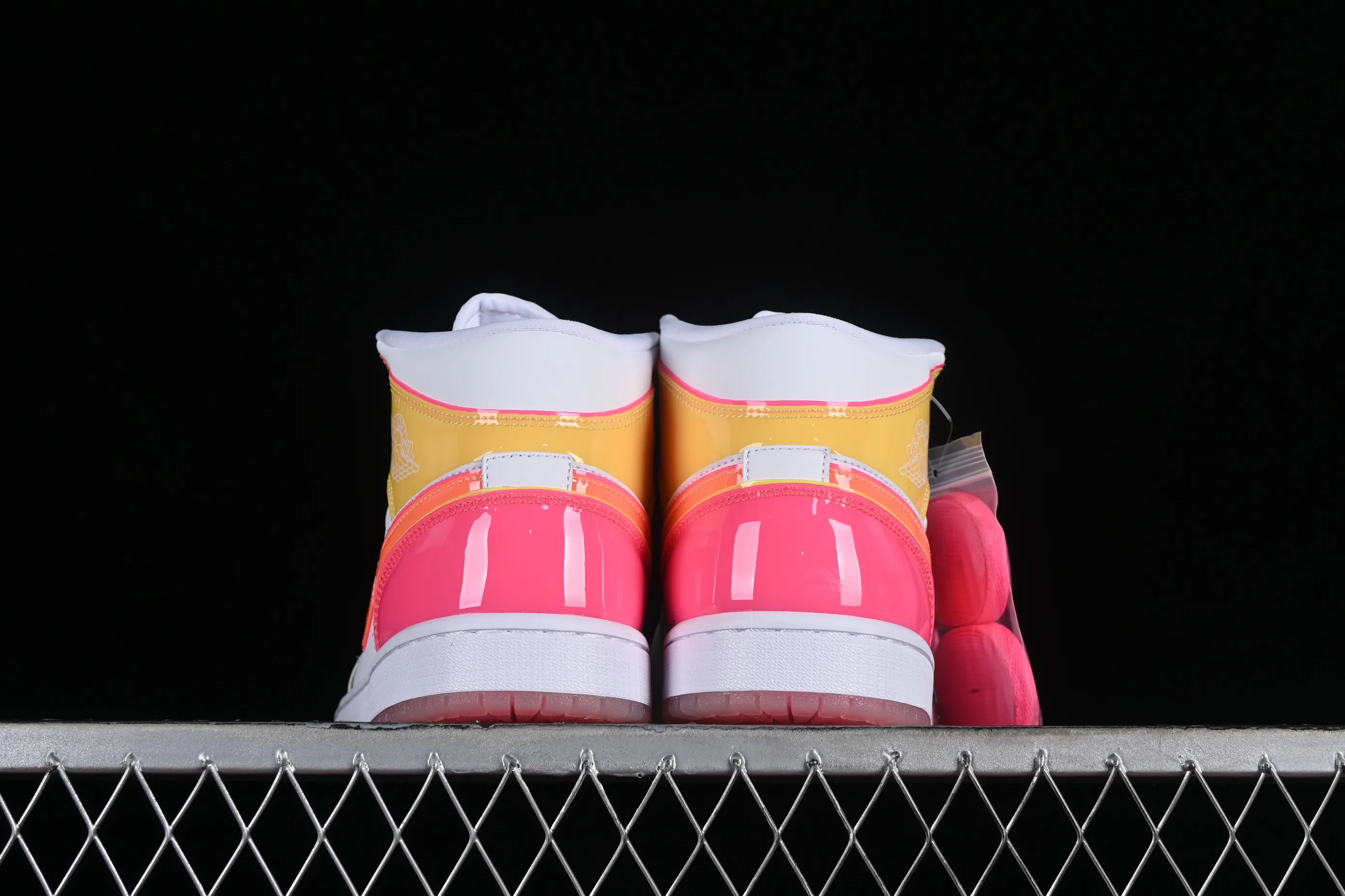 All Categories Air Jordan Jordan Series Basketball Shoes Air Jordan 1 Mid Air Jordan 1 Mid AJ1 Joe 1 Jelly Candy China Cultural Leisure Sneakers CV4611-100